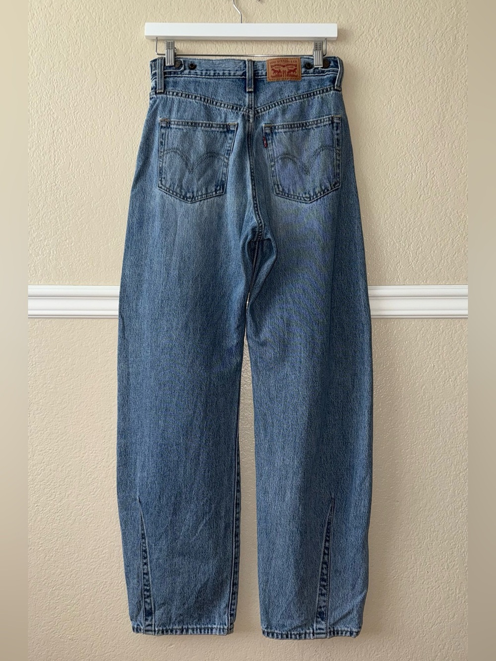Levi’s Cinch Barrel Jeans Size 26x31 - Picture 12 of 12